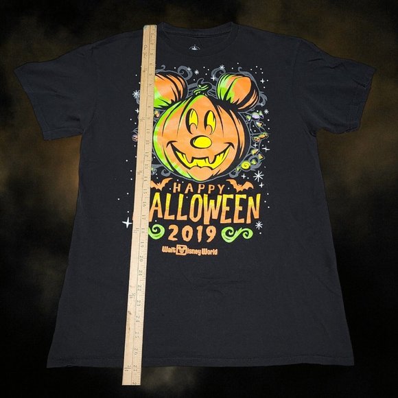 WALT DISNEY WORLD 2019 M Mickey Mouse Pumpkin Halloween Glow in the Dark T-Shirt - Picture 6 of 6
